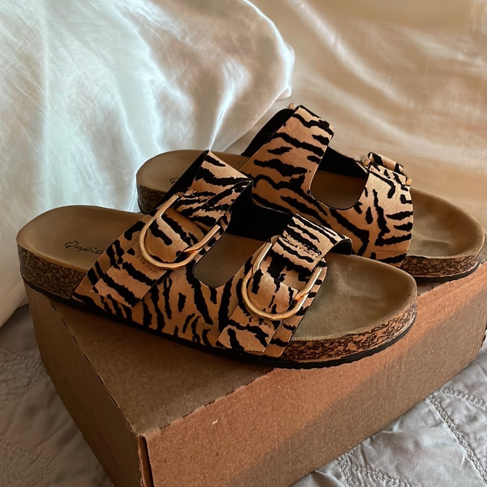 animal print slides